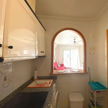 Beautiful Flat In Torrevieja, On The Spanish Seaside - Szep Lakas Torreviejaban, A Spanyol Tengerparton アパート